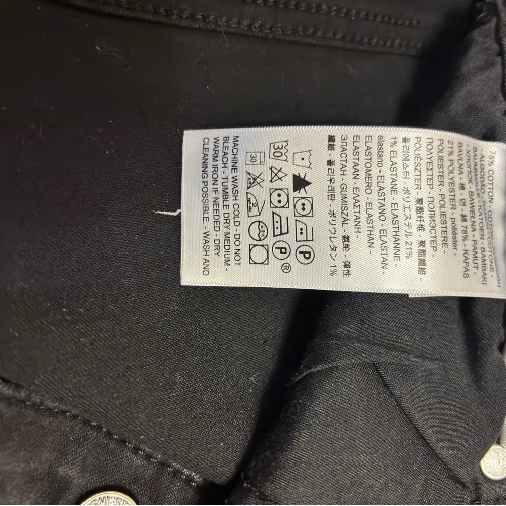 Levi's Women's 711 Skinny Jeans in Soft Black - Picture 5 of 6